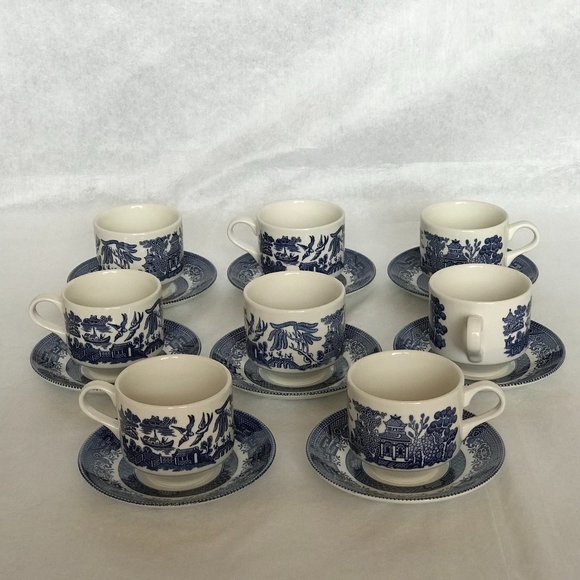 Vintage Blue Willow Bone China Churchill England Cups & Saucers Set - Picture 1 of 13